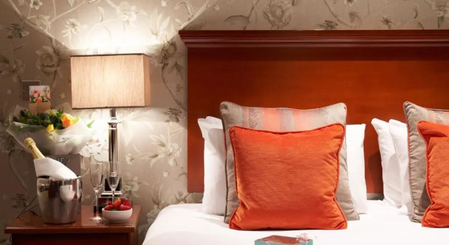 Люкс с балконом Best Western Plus The Connaught Hotel and Spa