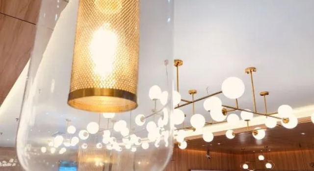 Ruiyi Hotel, Varaa Hotelli Qinzhou Guangxi