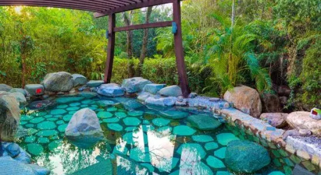 Yihe Lakeside Courtyard