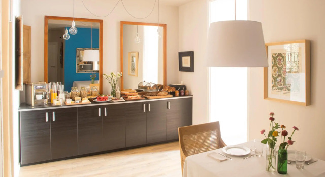 The Conica Deluxe Bed&Breakfast, Забронировать Отель Отели Барселоны с парковкой, рядом с Оспиталь Клиник, Парковка