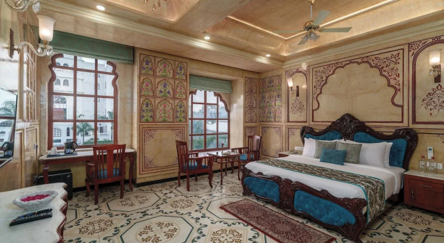 Номер Premium R Chandras Palace