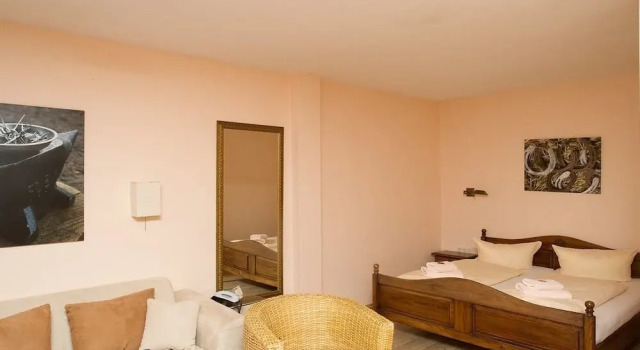 Heidehotel Gut Landliebe, Забронировать Отель Зюдхайде Целле