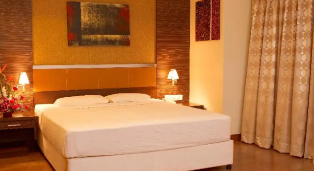 The Residence Hotel & Apartments, Забронировать Апартаменты/квартира Отели штата Махараштры с бассейном, Бассейн