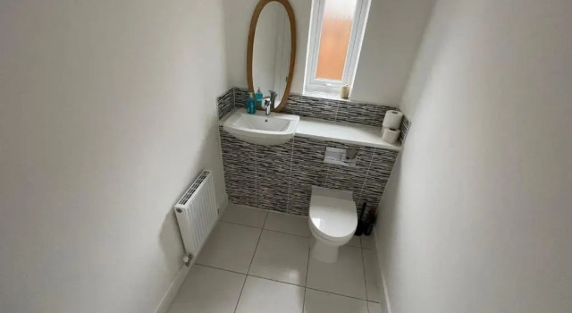 Modern Room With Huge Bed - Walk to City Centre!, Забронировать Отель Отели Манчестера с парковкой, Парковка