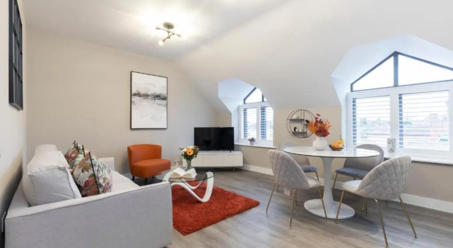 Elliot Oliver - Stylish Loft Style 2 Bedroom Apartment With Parking, Забронировать Апартаменты/квартира Глостер Котсуолд, рядом с Barnwood Arboretum &amp; Park
