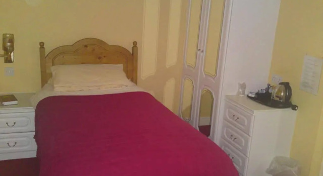 Highgrove Guest House, Забронировать Гостевой дом Болтон Большой Манчестер, рядом с Театр Octagon