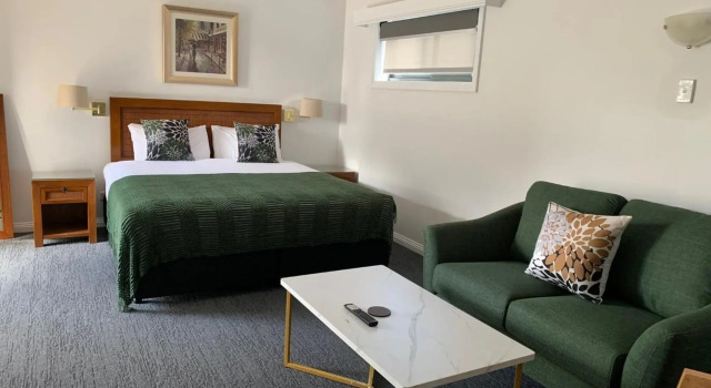 Armidale Pines Motel, Забронировать Мотель Армидейл New England NSW, рядом с Центр культуры аборигенов