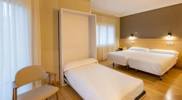 Трёхместный номер Standard Hotel Santamaria