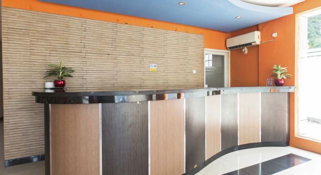 RedDoorz Plus @ Jalan Pemuda Jakarta