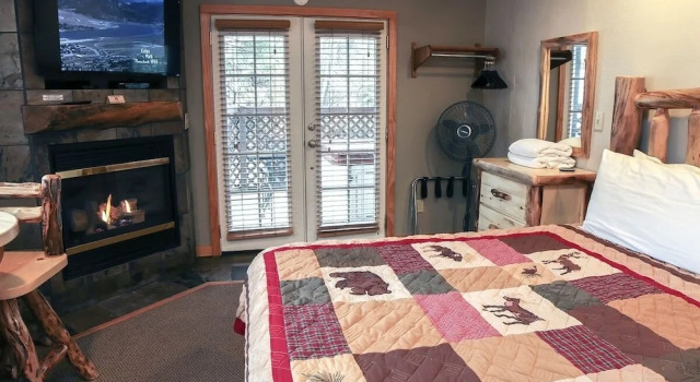 Fawn Valley Inn: 254 1 Bedroom Apts