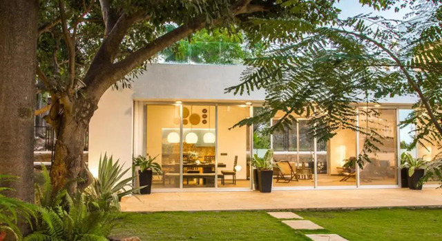 El House by StayVista - Unwind in a Villa with Pool and Lush Lawn, Réserver Hôtel Hôtels à Maharashtra avec piscine, Piscine