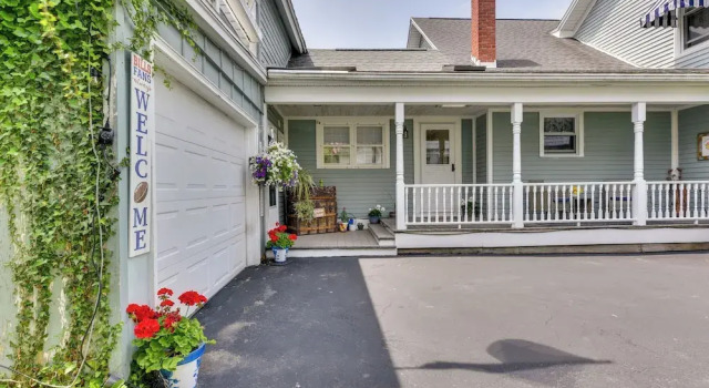 Centrally Located Retreat Near Chautauqua Lake, Buchen Sie Ferienwohnung Chautauqua 