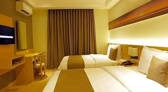 Четырёхместный номер Superior iCove Beach Hotel