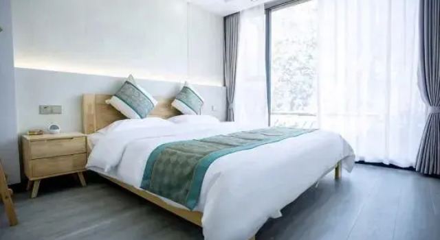 Семейный люкс с видом на реку Gongtan Ancient Town Mountain Cottage Inn