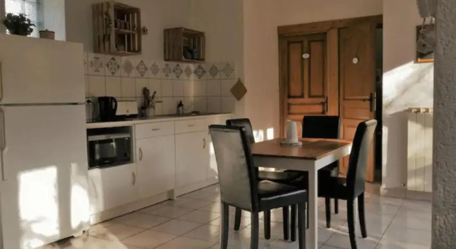Апартаменты Gites de la Lurette - agréable T2 indépendant dans cadre calme et verdoyant