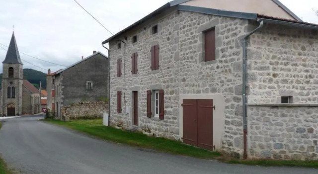 Gîte familial avec jardin, proche de Vichy, 4 chambres, draps inclus, animaux acceptés - FR-1-489-188, Prenota Hotel Hotel a Alvernia con parcheggio, Parcheggio