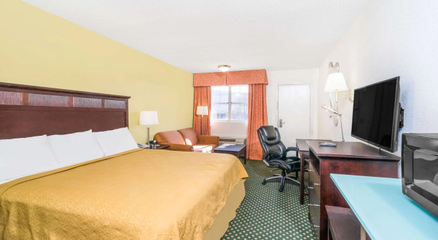 Четырёхместный номер Standard Knights Inn Chattanooga