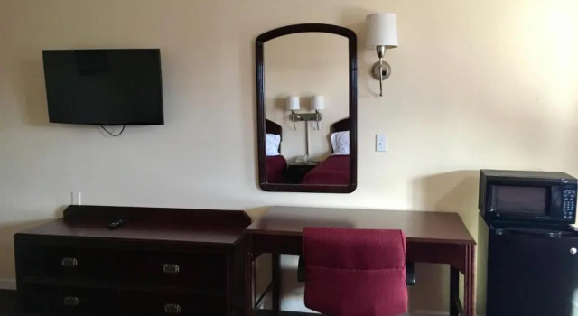 Четырёхместный номер Standard Regal Inn Las Vegas New Mexico