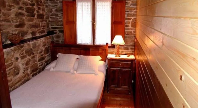 Casa Rural Rosalia, Забронировать Отель Отели El Bierzo 3 звезды, 3*