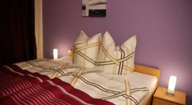 Hotel Garni Jesch, Забронировать Отель Лёррах Markgräflerland, рядом с Rötteln Castle