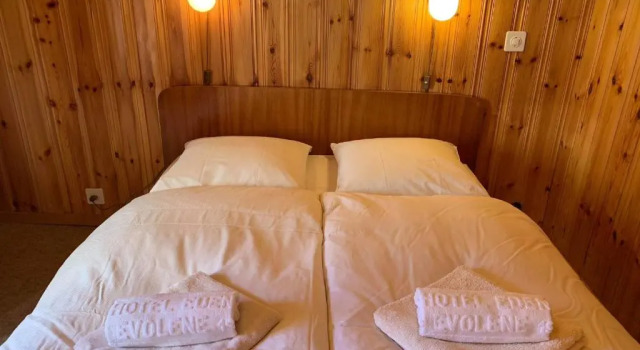 Hôtel Restaurant Eden, 预订 酒店 埃沃莱讷 Sion Ski