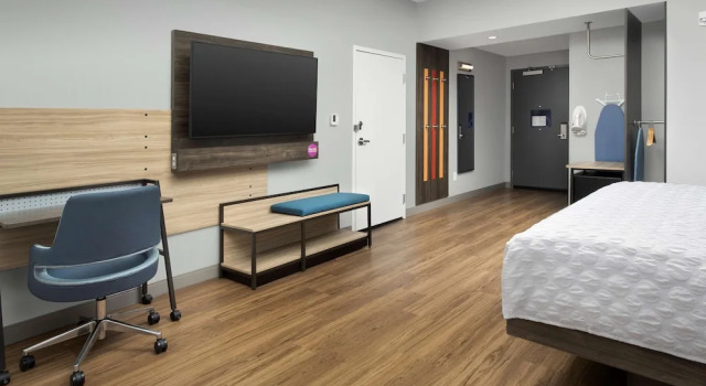 Двухместный номер Mobility Accessible with Roll-In Shower Tru By Hilton Charlotte Airport Lake Pointe