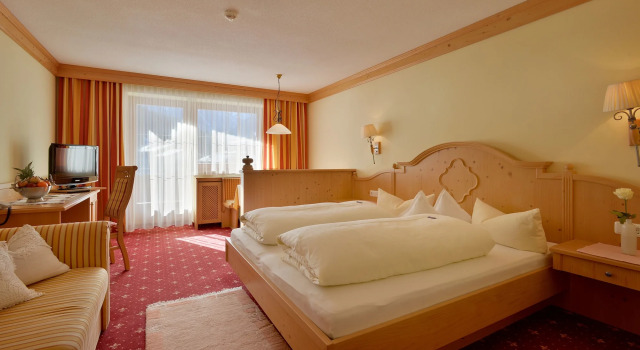 Hotel Ländenhof Superior, Забронировать Отель Отели Майрхофен 3 звезды, рядом с Конгресс-центр Europahaus, 3*