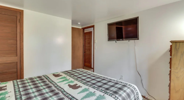 Pocono Lake Cabin - Walk to Arrowhead Lake!, Book Feriehus Sommerhuse i Pennsylvania, Hytte