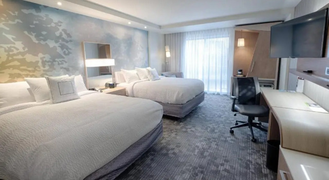 Четырёхместный номер Standard Courtyard by Marriott Albany Clifton Park