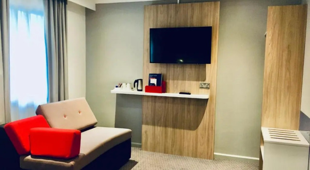 Двухместный номер Standard с диваном Holiday Inn Express London Victoria by IHG