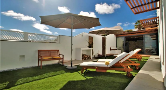 Коттедж Holiday House and Spa Lanzarote