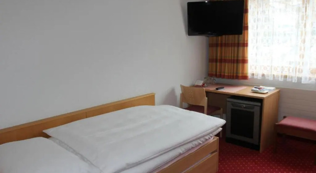 Одноместный номер Standard с видом на реку Hotel Metropol & Spa Zermatt