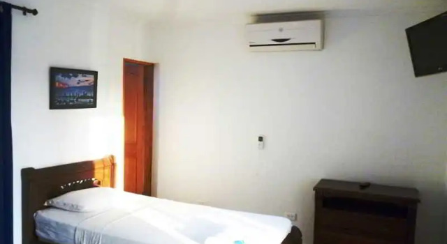 Artur Hostel, Забронировать Хостел Отели Картахены с парковкой, рядом с Bolivar Park, Парковка