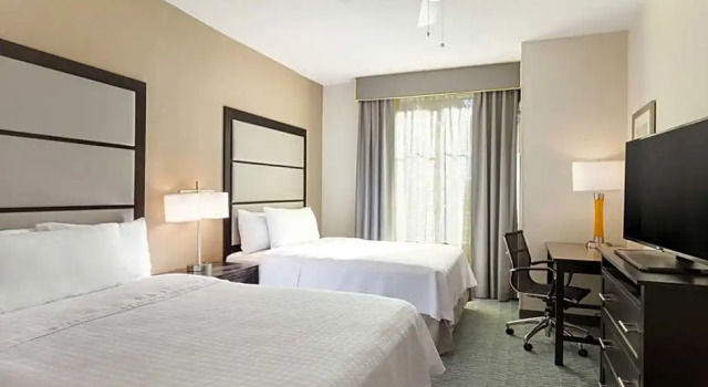 Четырёхместный люкс с 2 комнатами Homewood Suites by Hilton Frederick