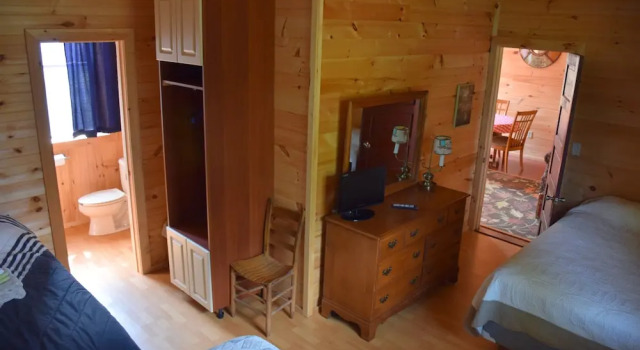 Шестиместный номер Standard Townhouse Hotel