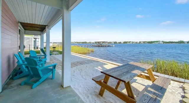Коттедж House on Little Lagoon - Views from ALL rooms, Sleeps 12, Kayaks Available*!