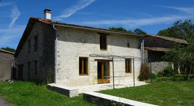 Коттедж Domaine du Clos de la Touche Parc et Piscine