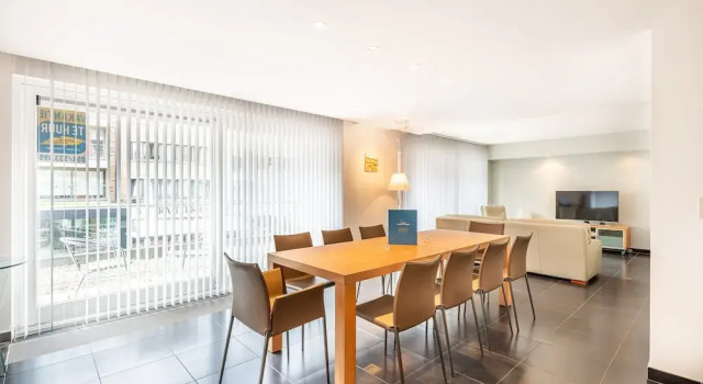Apartment in Belgium 100m From the Sea, Rezerwuj Apartament Hotele w Bruksela z parkingiem, Parking