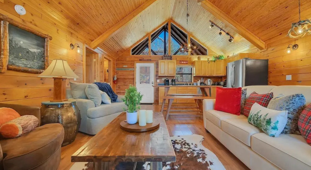 Cottage In The Pines #297, Забронировать Дом для отпуска Виллы Севьервилл, рядом с Исторический музей округа Севир, Вилла