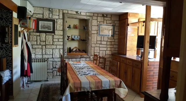Aux Chambres Sussuriennes, Prenota Hotel Jujurieux Alvernia