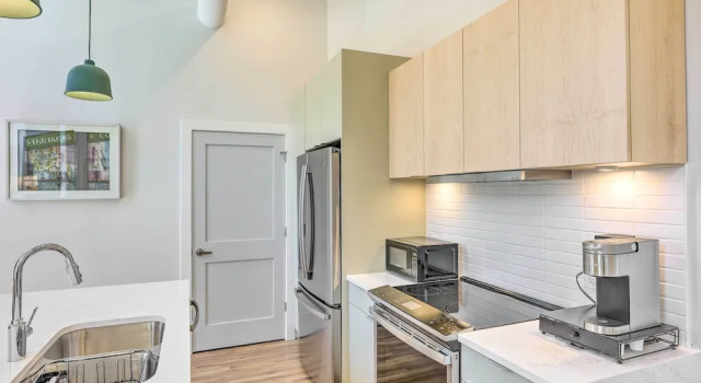 Апартаменты Contemporary Cincinnati Condo - Pets Allowed!