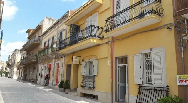 B&b Perla Di Corso Savoia, Забронировать Отель «постель и завтрак» Розолини Долина Ното
