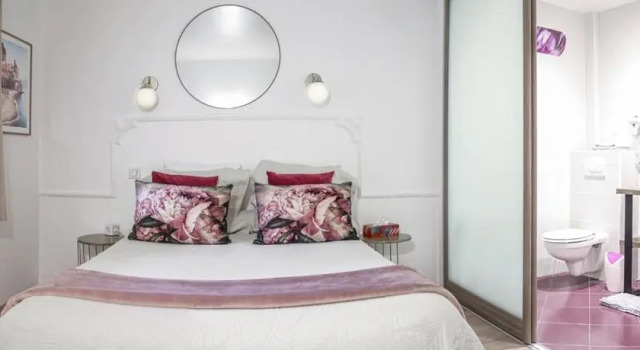 Двухместный номер Standard с видом на бассейн HOTEL DES DAUPHINS