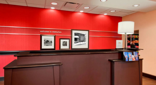 Hampton Inn & Suites Detroit / Airport - Romulus