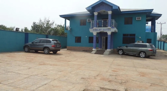 Keblat Hotel  Suites