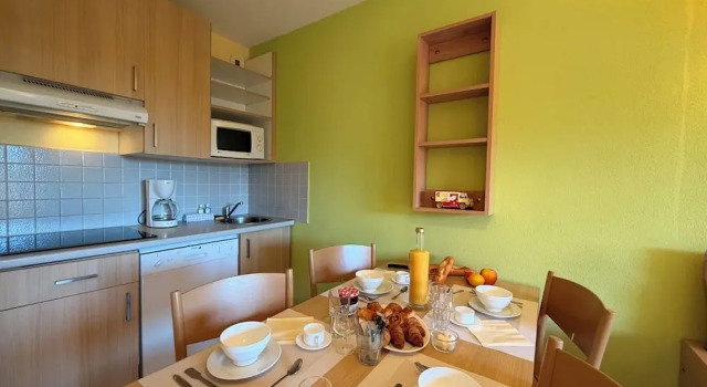 Апартаменты с 3 комнатами с балконом Résidence Lagrange Vacances Le Village des Aloès