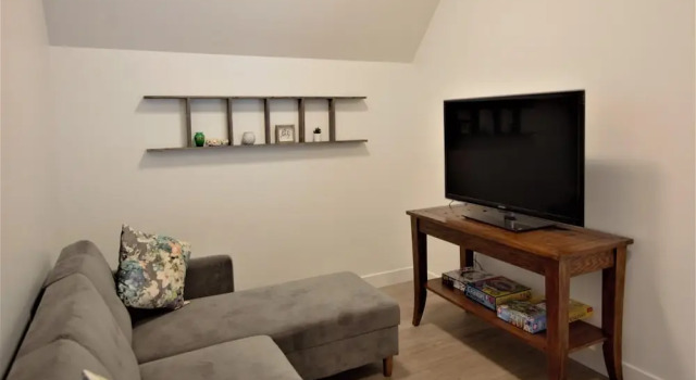 Storm Bay Cottage 1, Забронировать Дом для отпуска Коттеджи Уклуэлет, рядом с Huu-Mees-Ma-As Native Art Gallery, Коттедж