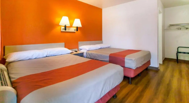 Четырёхместный номер Standard Motel 6-Rosemead, CA - Los Angeles