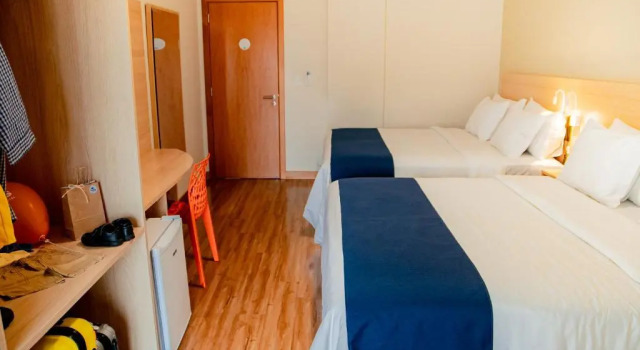 Четырёхместный номер Standard с балконом Luds Comfort Hotel