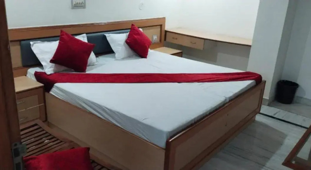 Hotel Veersarthak Residency, Забронировать Отель Хисар штат Харьяна, рядом с Hisar Railway Station